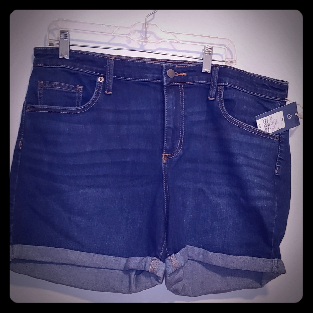 NWT Mid-Rise Boyfriend Denim Shorts